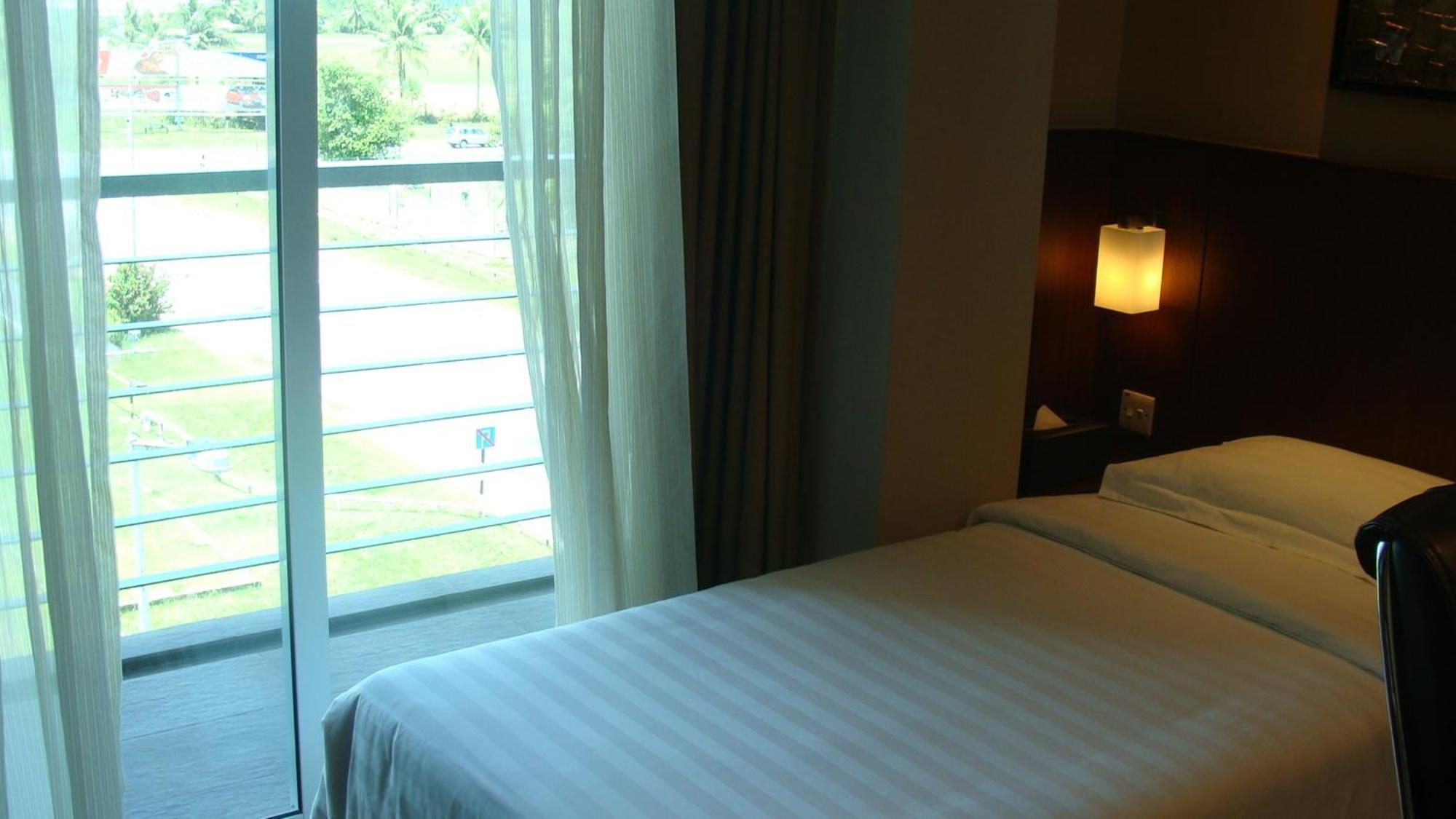 Roomz Hotel Seria Room photo