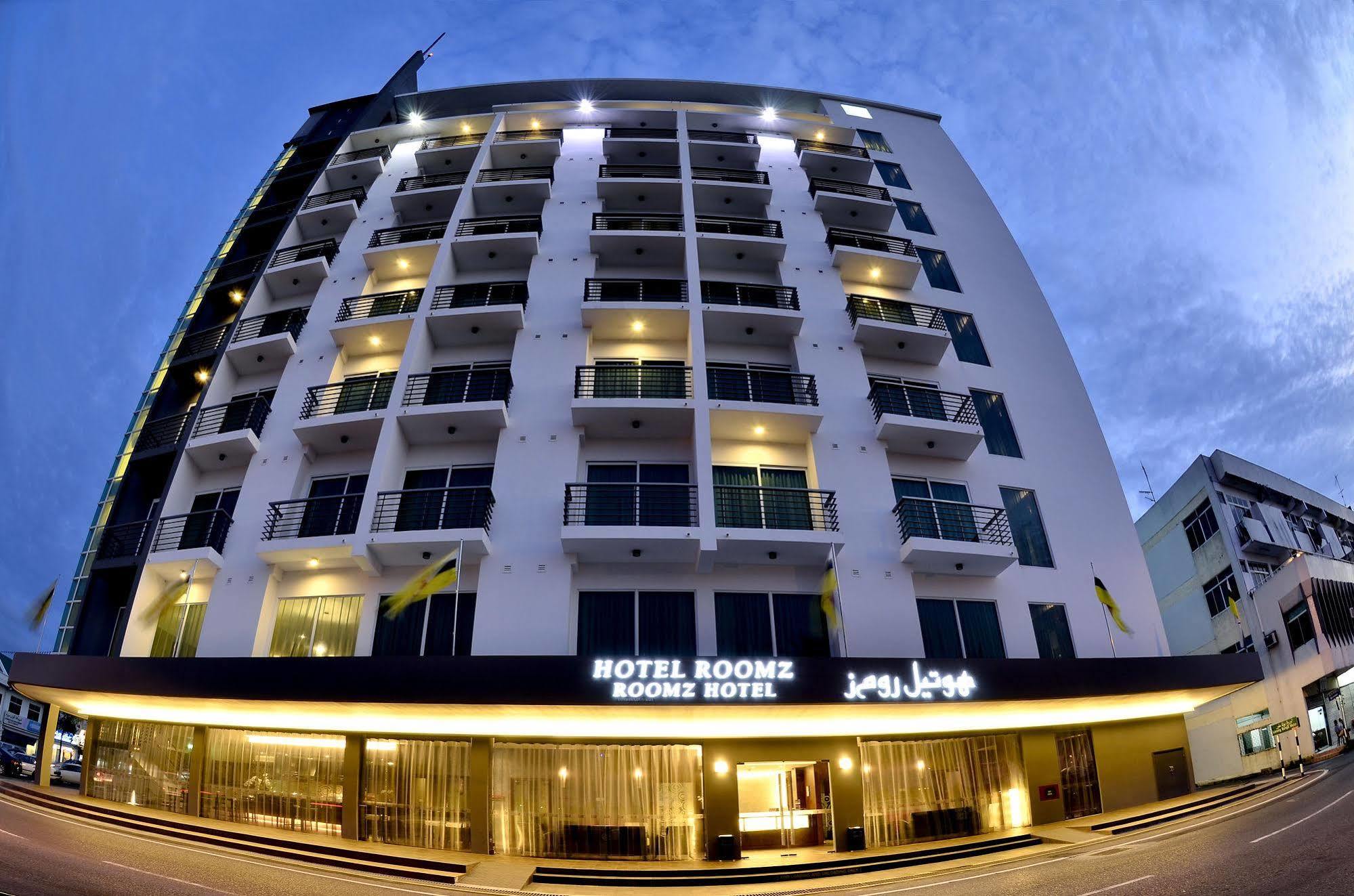 Roomz Hotel Seria Exterior photo